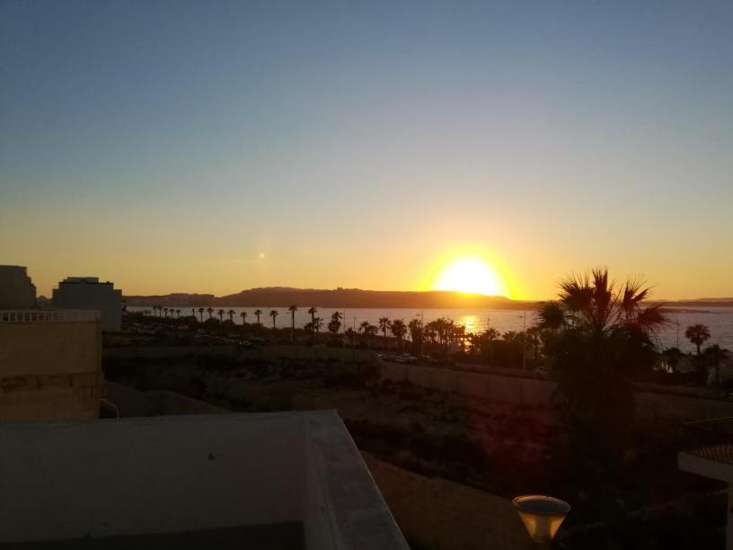 Sunshine Holiday Apartment 8 With Spectacular Seaviews خليج سانت بول المظهر الخارجي الصورة