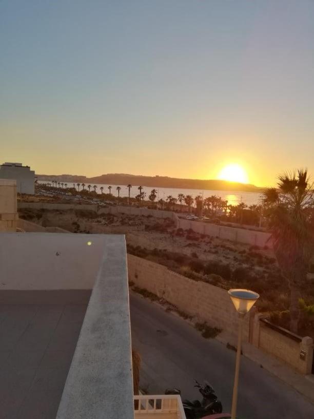 Sunshine Holiday Apartment 8 With Spectacular Seaviews خليج سانت بول المظهر الخارجي الصورة
